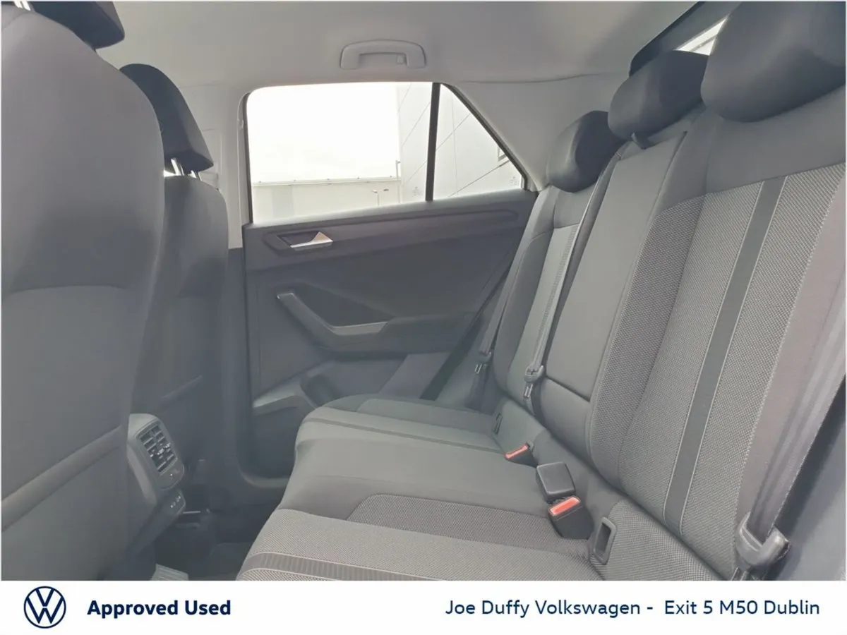 Volkswagen T-Roc  LIFE PLUS 2.0 TDI 116HP MANUAL - Image 6