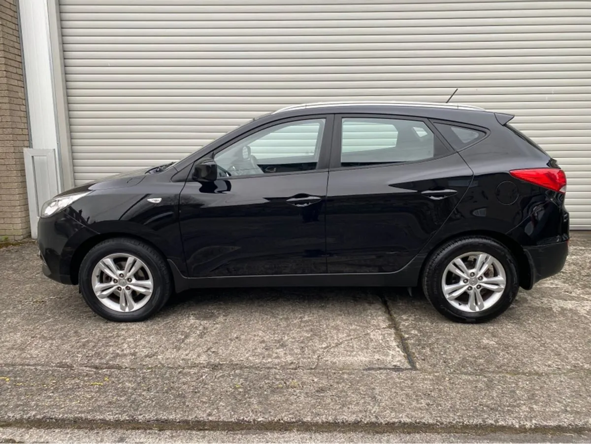 Hyundai ix35 1.7 D@ Waltons Garage Ranelagh - Image 5