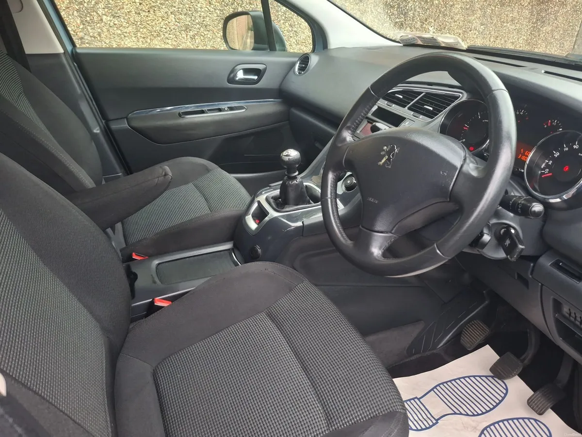Peugeot 5008 2012 - Image 3