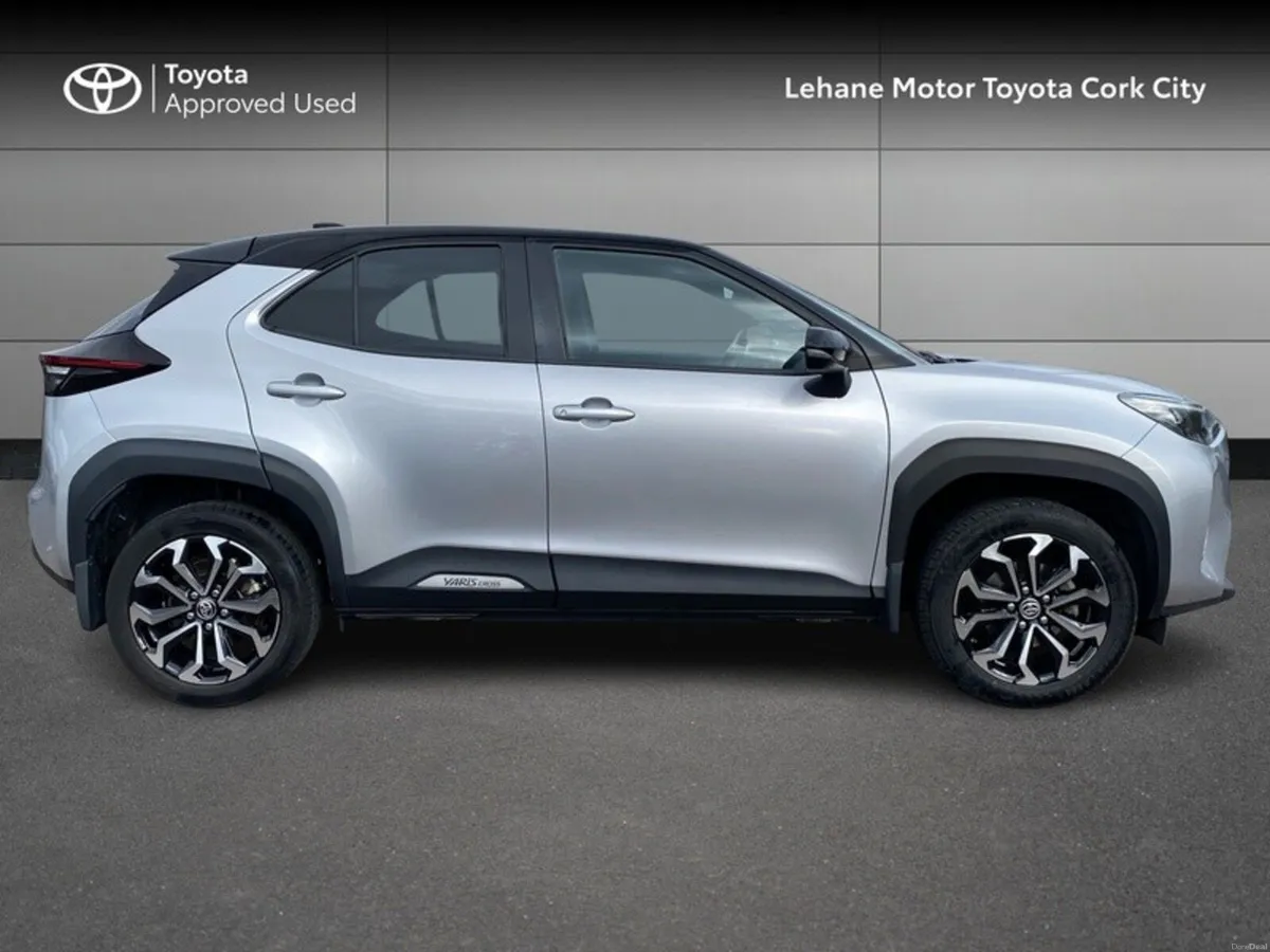 Toyota Yaris Cross CR CROSS LUNA SPORT 4DR AUTO - Image 3