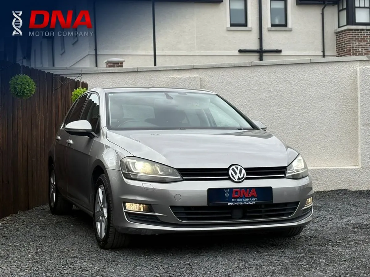 Volkswagen Golf AUTO -LOW KM - Image 1