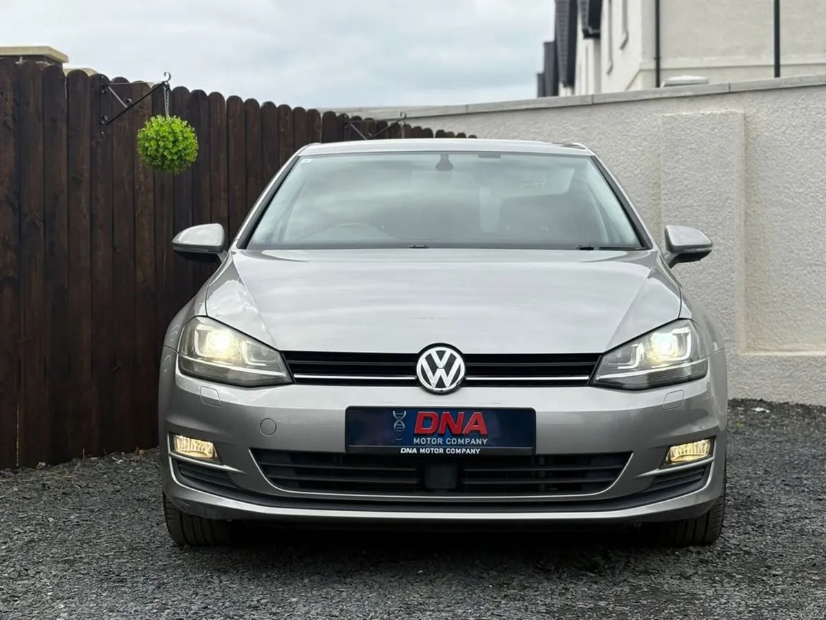 Volkswagen Golf AUTO -LOW KM - Image 2