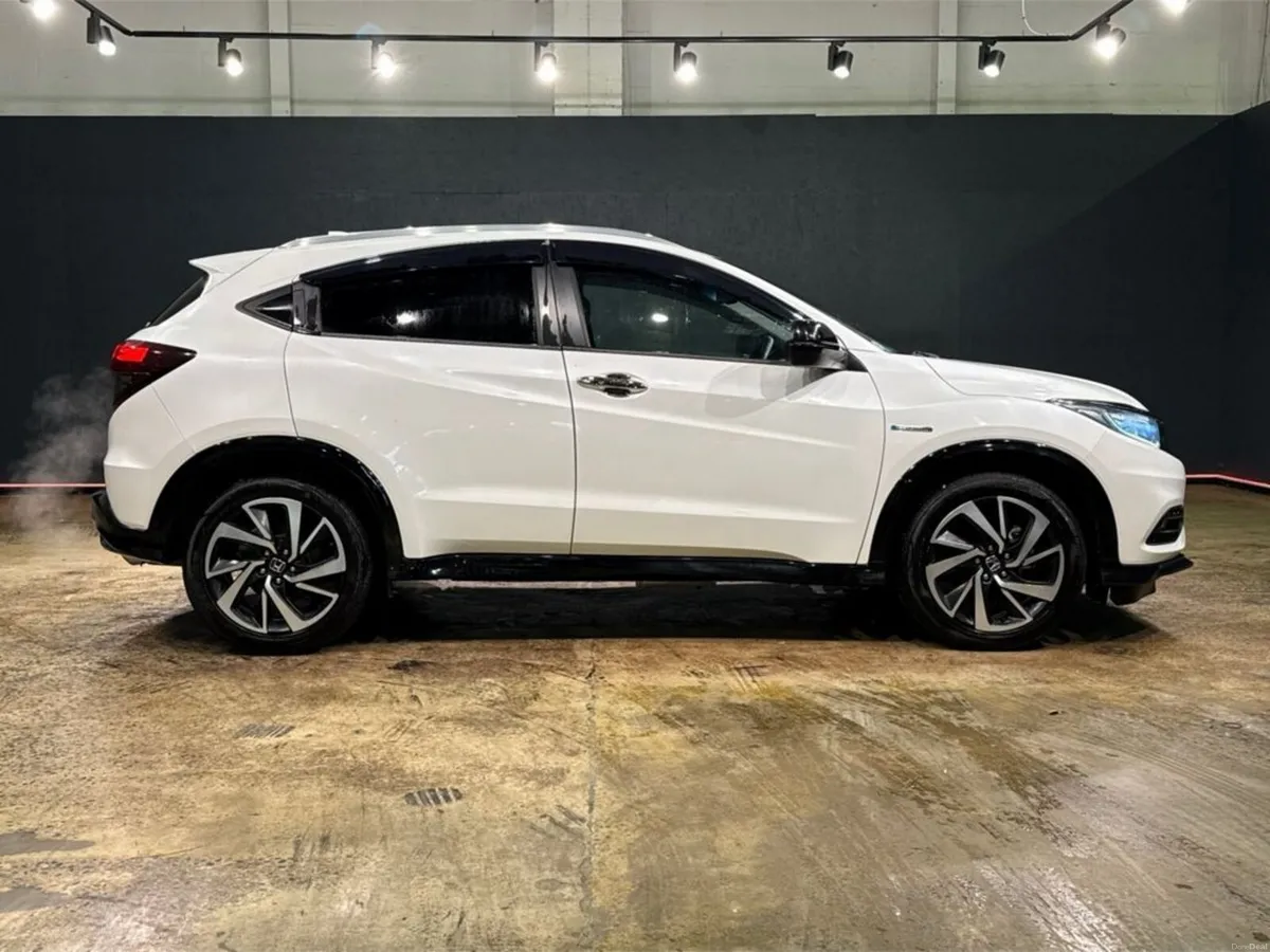 Honda Vezel 1.5 AUTOMATIC - HYBRID - RS EDITION - - Image 3