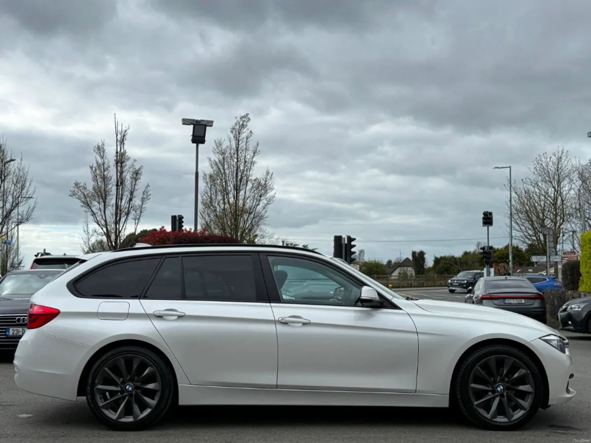 BMW 3-Series 318D TOURING AUTO SE *HIGH SPEC* - Image 4