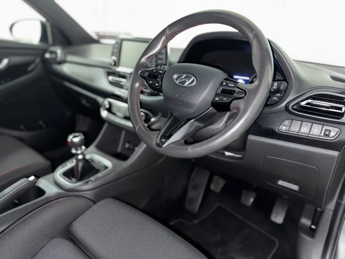 Hyundai i30 i 30 Petrol 5DR - Image 2