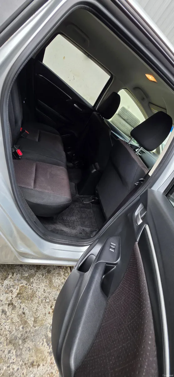 Honda Fit Hybrid - Image 6