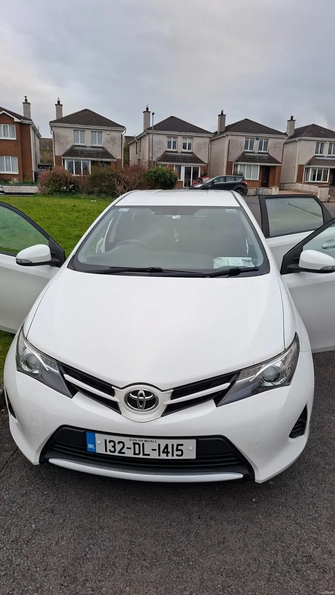 Toyota Auris 2013 - Image 1