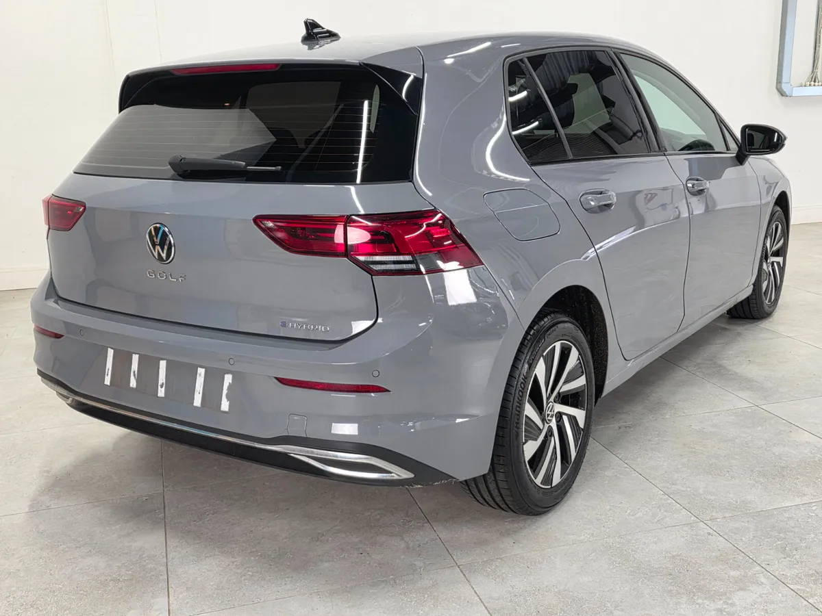 2023 Volkswagen Golf 1.4 TSi PHEV Style - Image 3