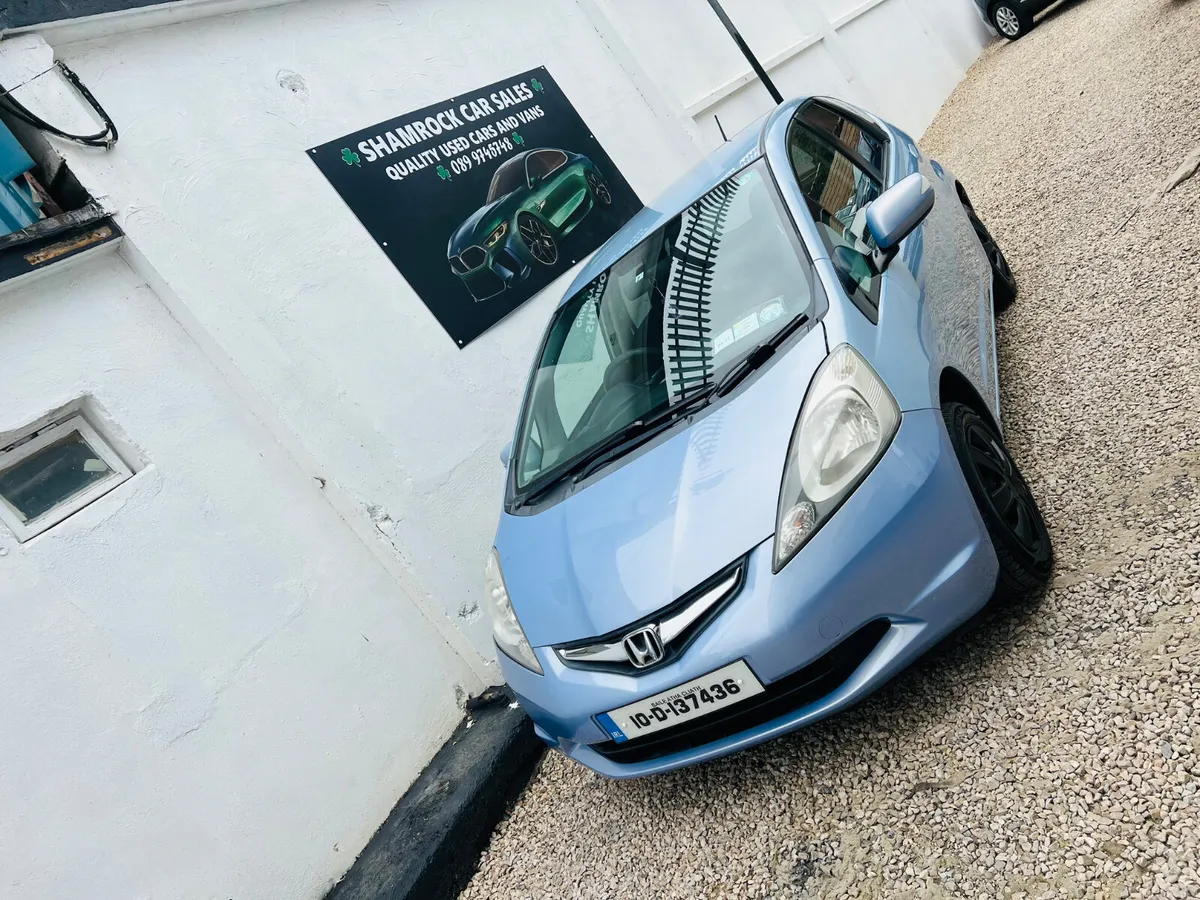 2010 Honda Fit 1.3 Petrol **Low kms** - Image 1