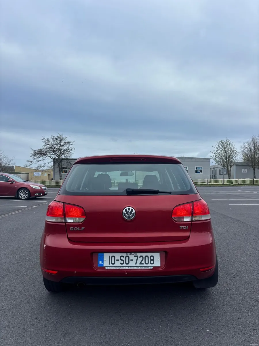 Volkswagen Golf 2010 - Image 2