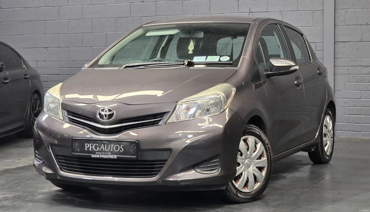 13 Yaris low kms - Image 4