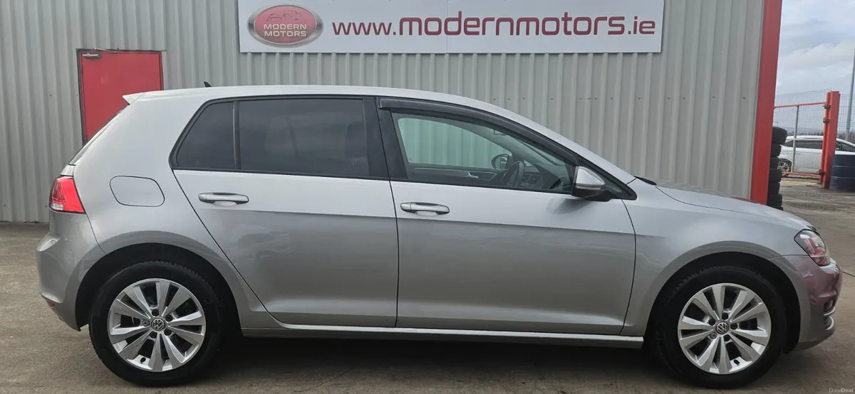 Volkswagen Golf automatic comfortline plus low kms - Image 4