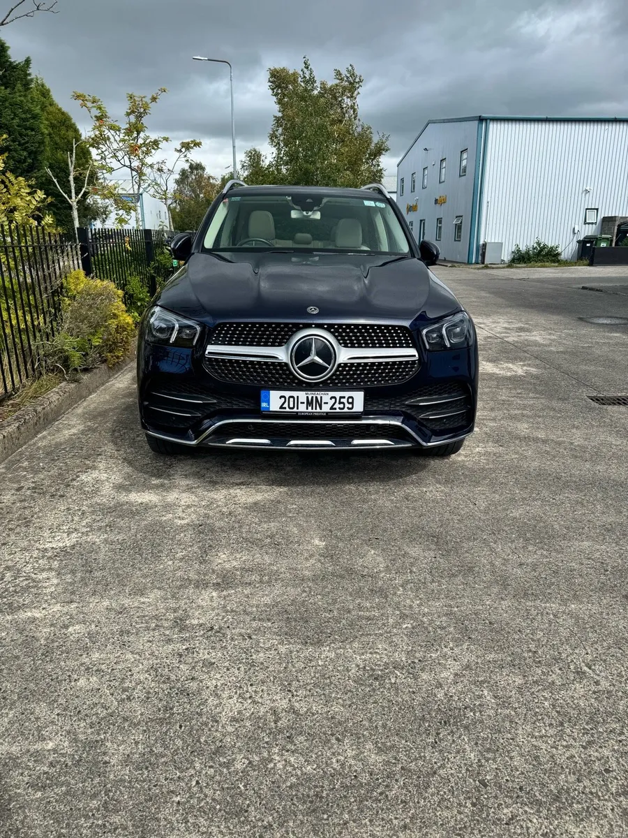 Mercedes-Benz GLE 300d AMG line + Panoramic roof - Image 2