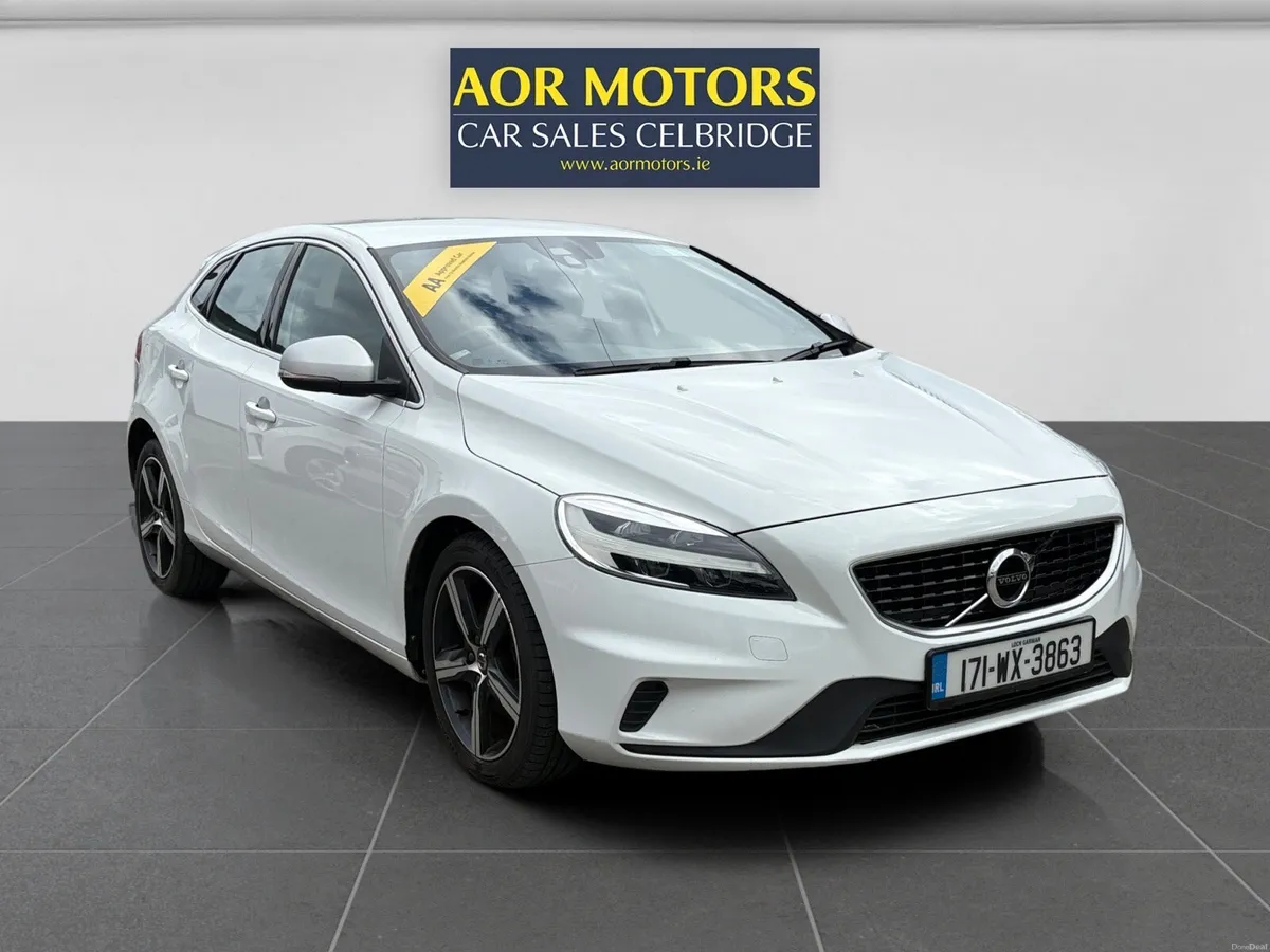 Volvo V40 2017 2.0 R Design 122 BHP - Image 2