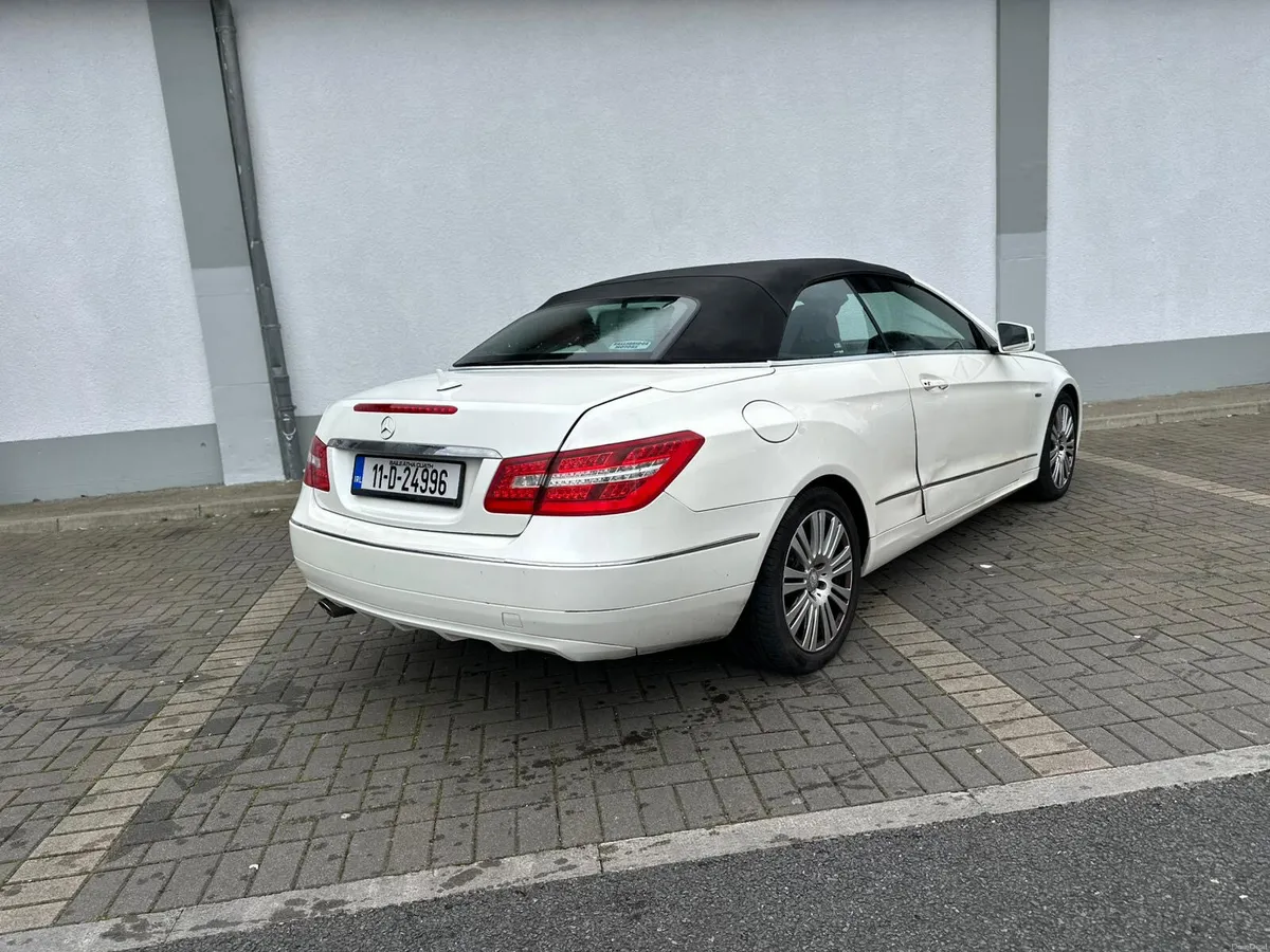 Mercedes-E-Class 2011 automatic - Image 3