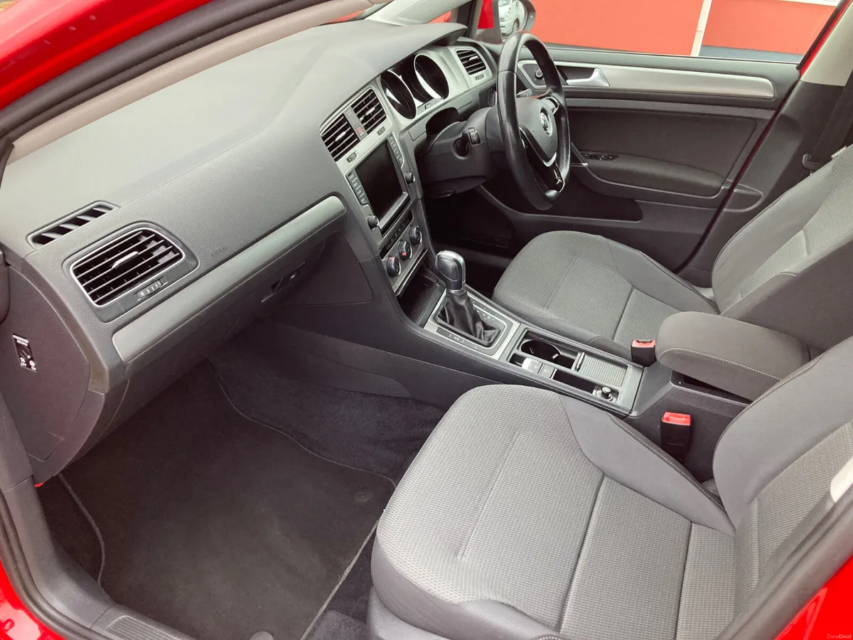 Volkswagen Golf 2014 Automatic Estate - Image 5
