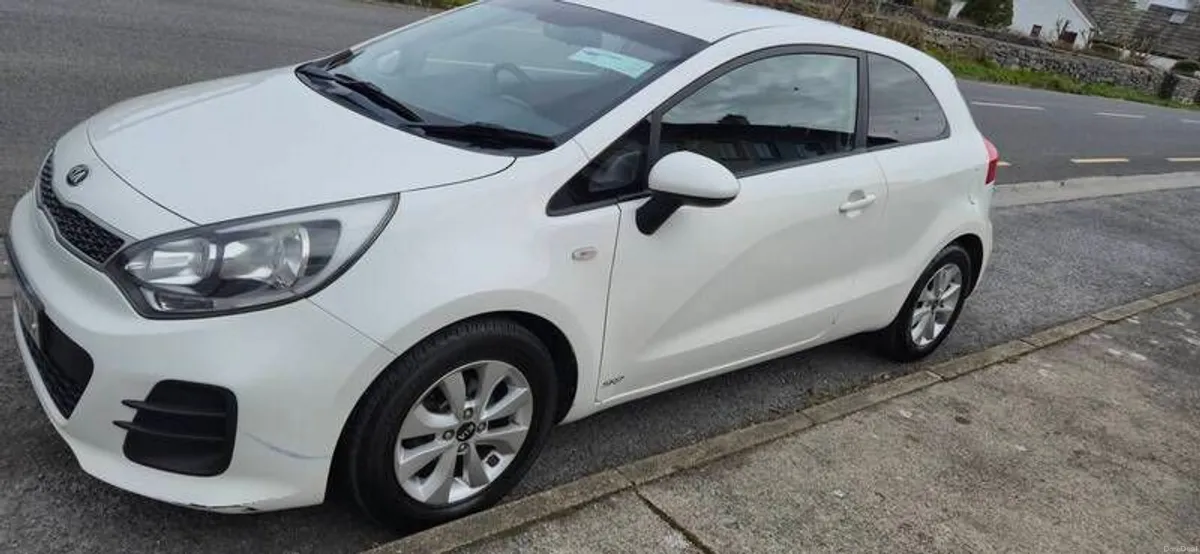 2015 Kia Rio - Image 1