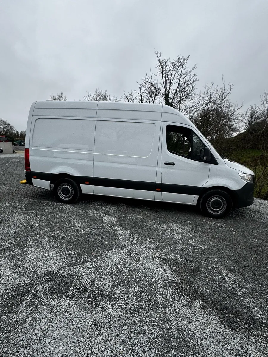 2022 MERCEDES SPRINTER MWB 7 TON TRAIN WEIGHT - Image 2