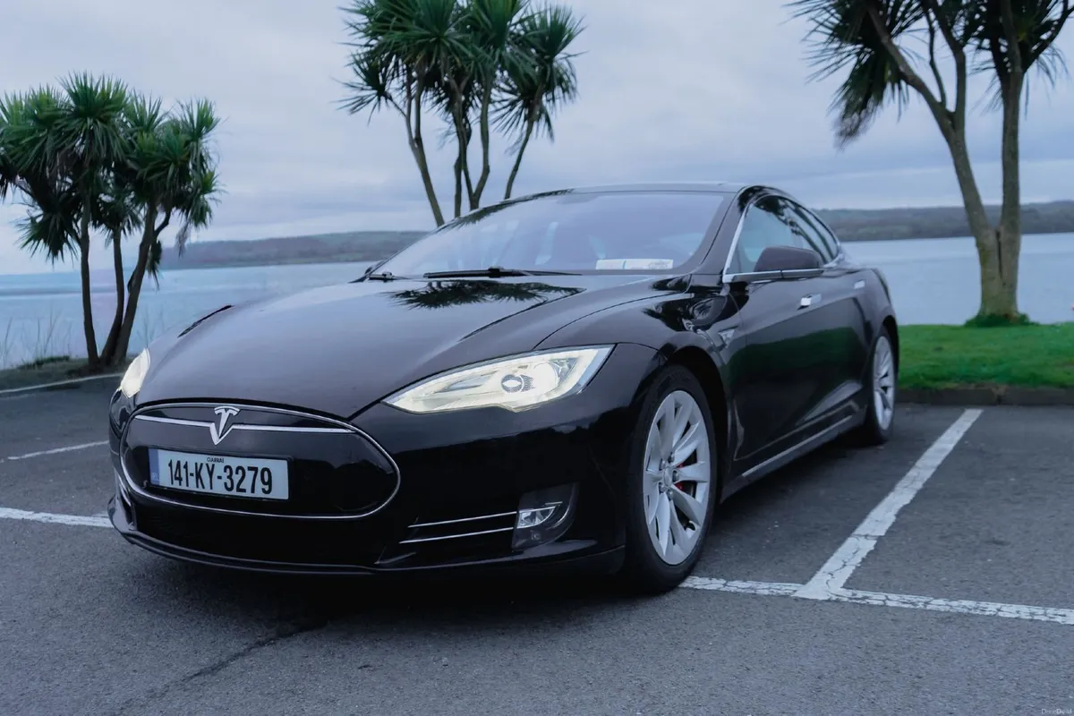 Tesla Model S 2014 P85 Performance - Image 1