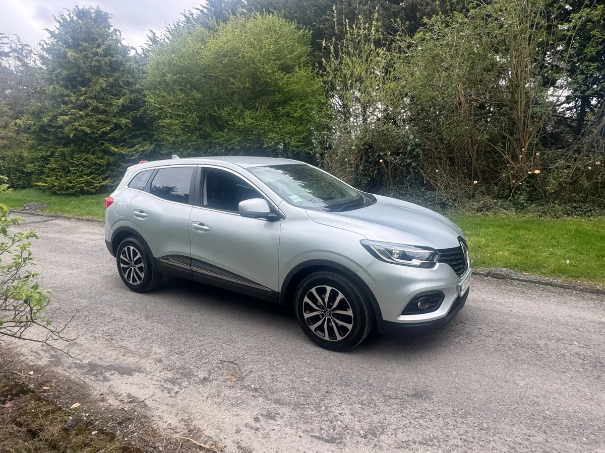 22 Renault Kadjar 1.3TCE AUTOMATIC - Image 1