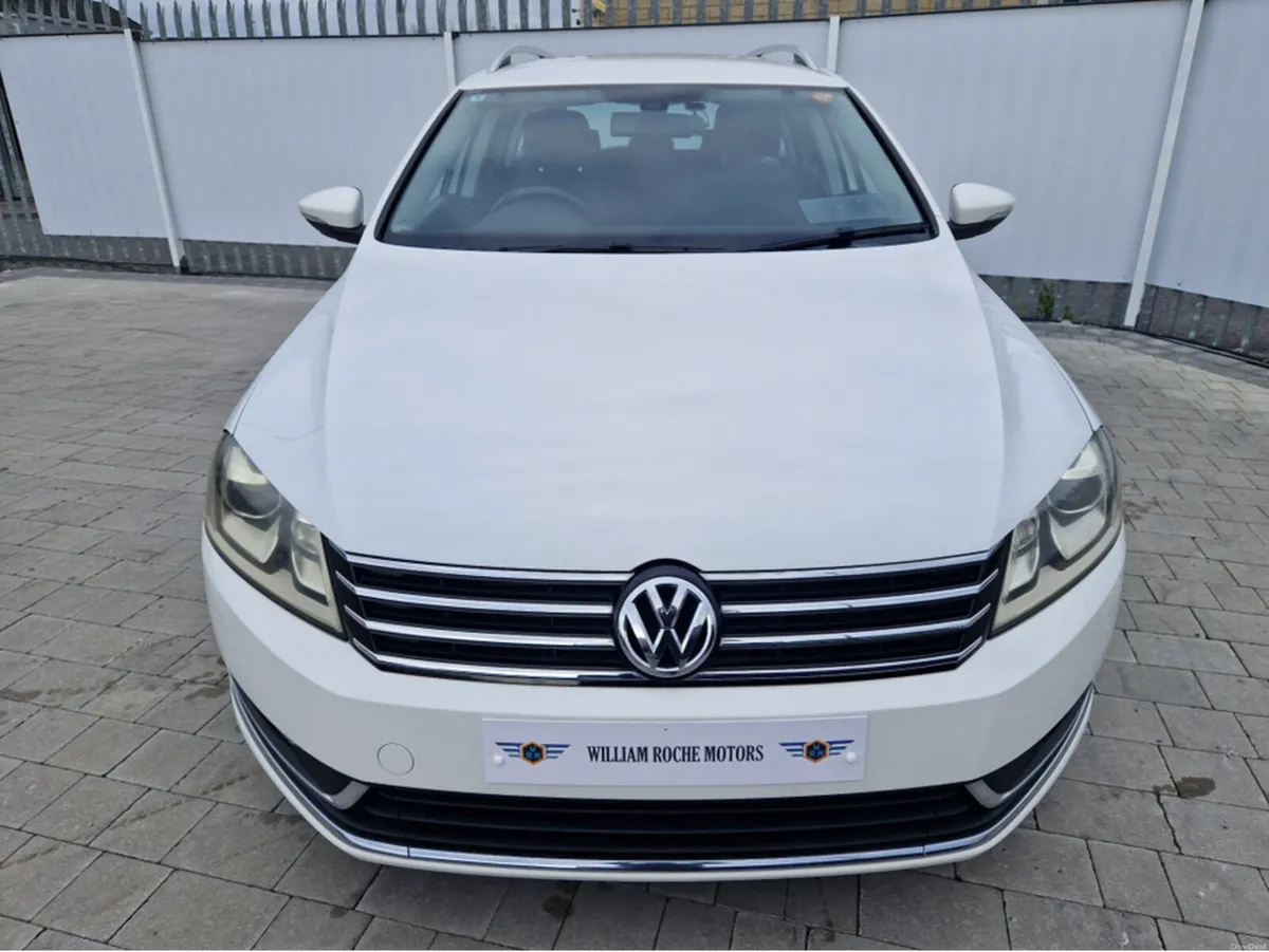 Volkswagen Passat 1.4 PETROL AUTO - Image 3