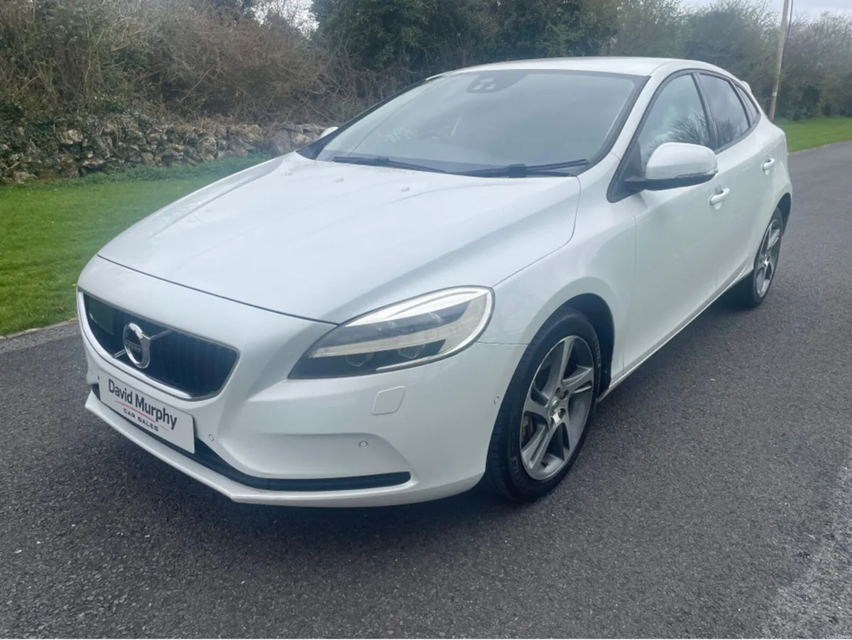 Volvo V40 T3 momentum - Image 2