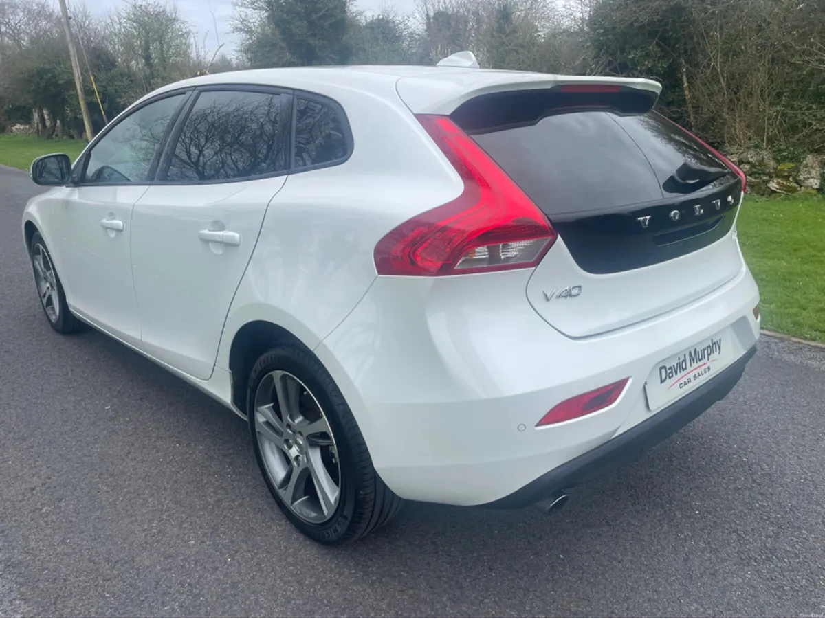 Volvo V40 T3 momentum - Image 4