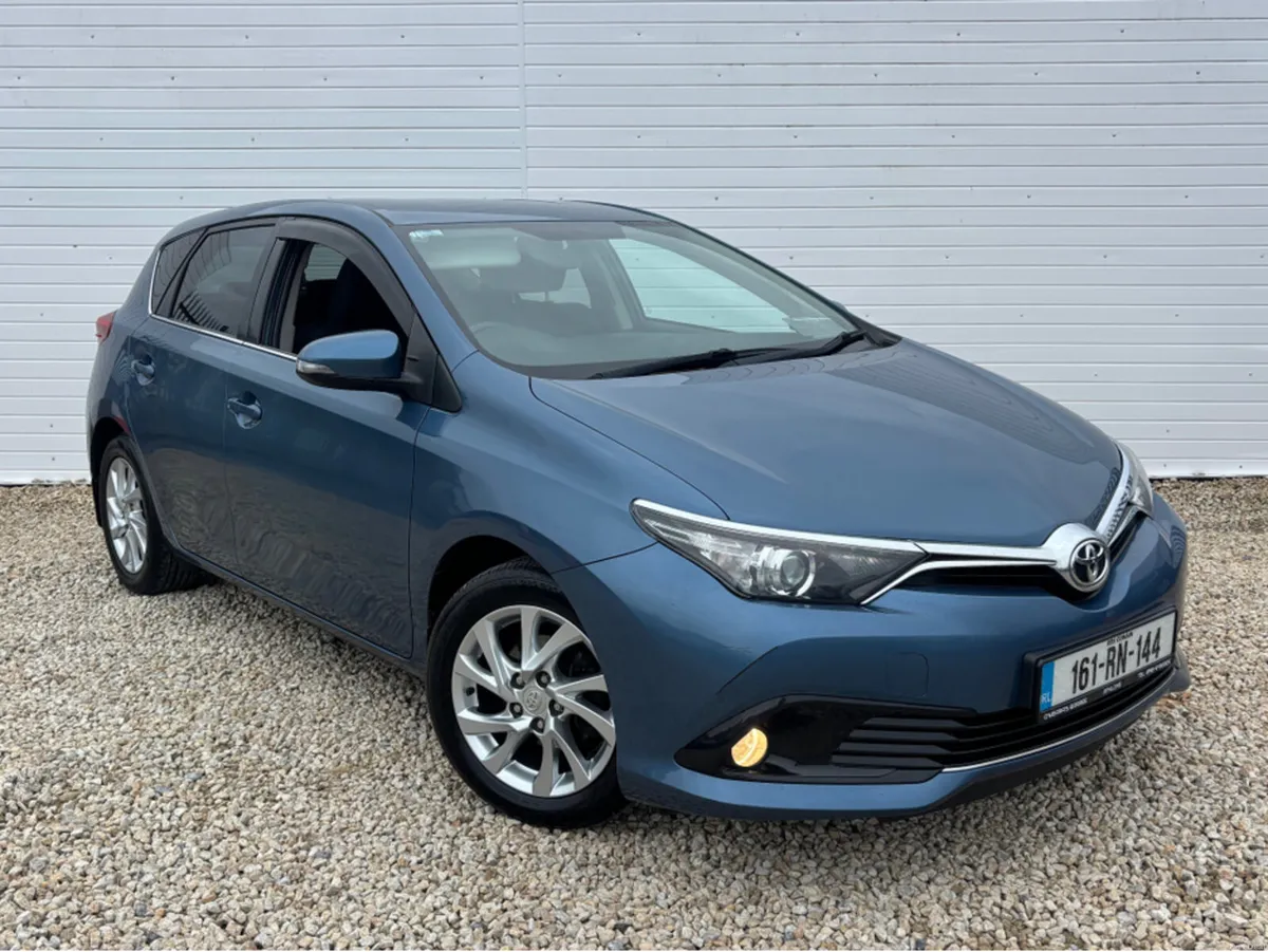 Toyota Auris 1.33 LUNA 4DR - Image 1