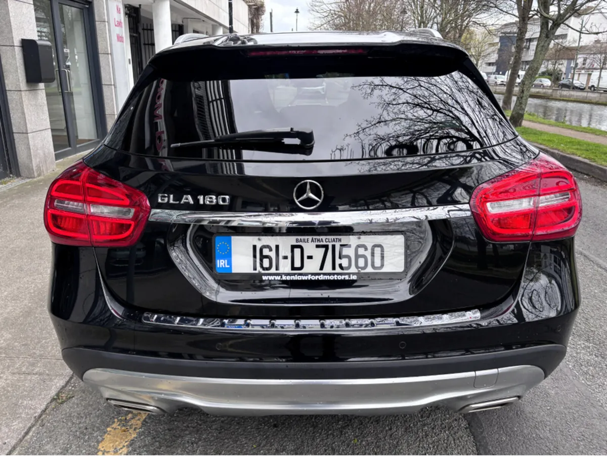 Mercedes-Benz GLA 180 Auto 1.6 Luxury - Image 4