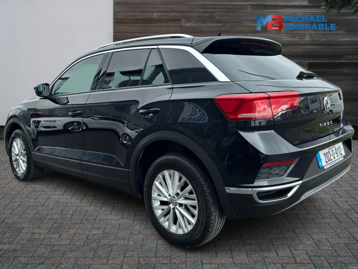 Volkswagen T-Roc DESIGN 1.5 TSI MANUAL 6SPEED FWD - Image 4