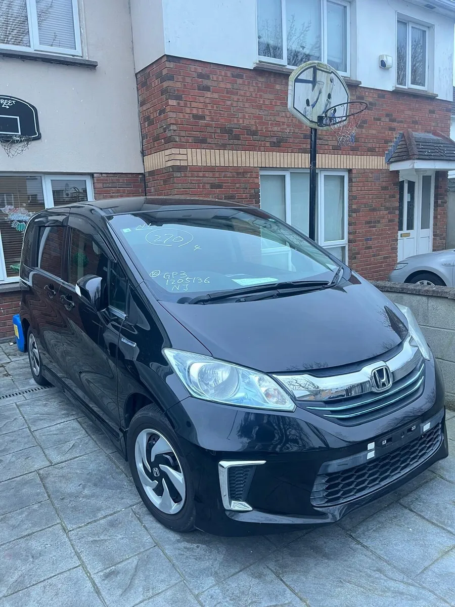 2014 Honda freed - Image 1