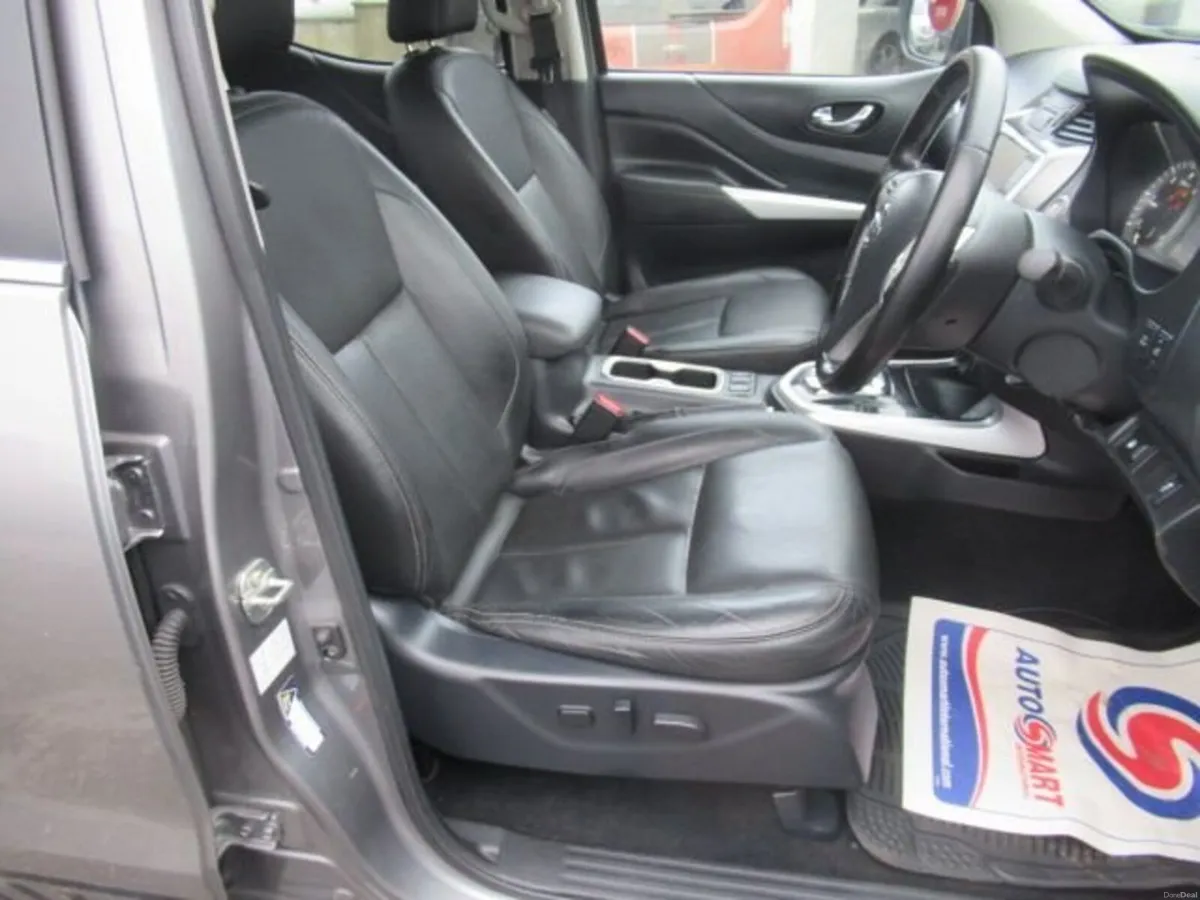 2.3 dCi Tekna Pickup Double Cab 4dr Diesel Auto 4W - Image 3