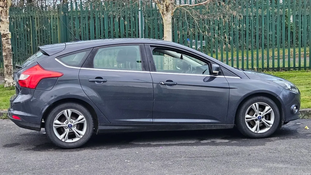 Ford Focus 2012 - Image 1