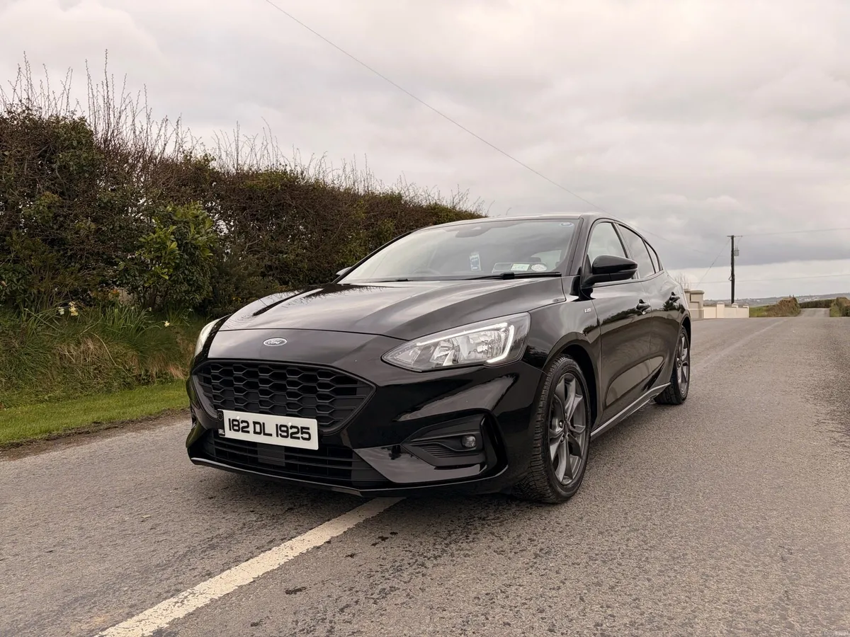 2018 Ford Focus ST Line - Image 2