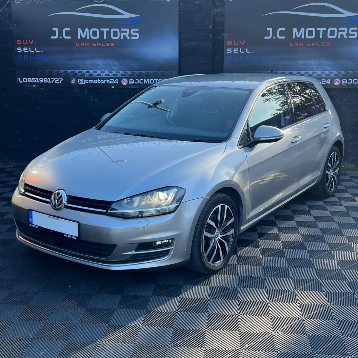 162 VW Golf Highline (Automatic) - Image 3