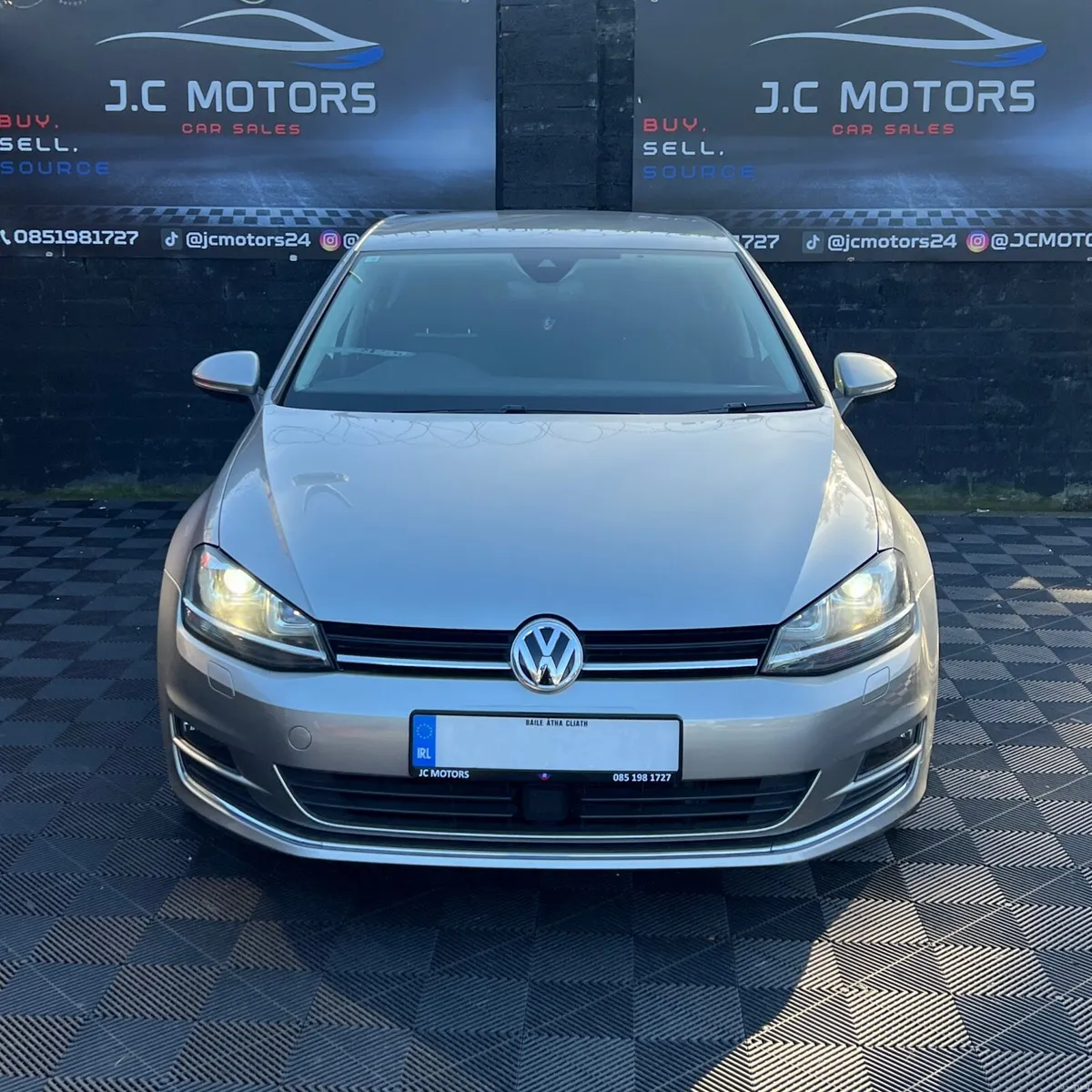 162 VW Golf Highline (Automatic) - Image 2