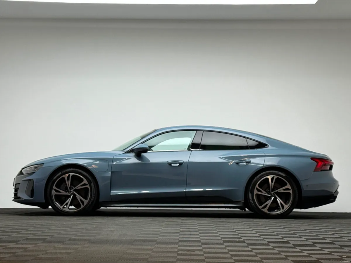 Audi e-tron GT GT 522HP QUATTRO *PAN ROOF* - Image 4