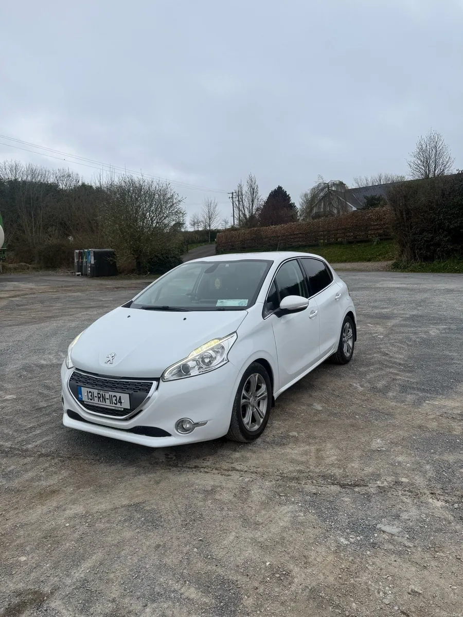 Peugeot 208 tax and test - Image 2
