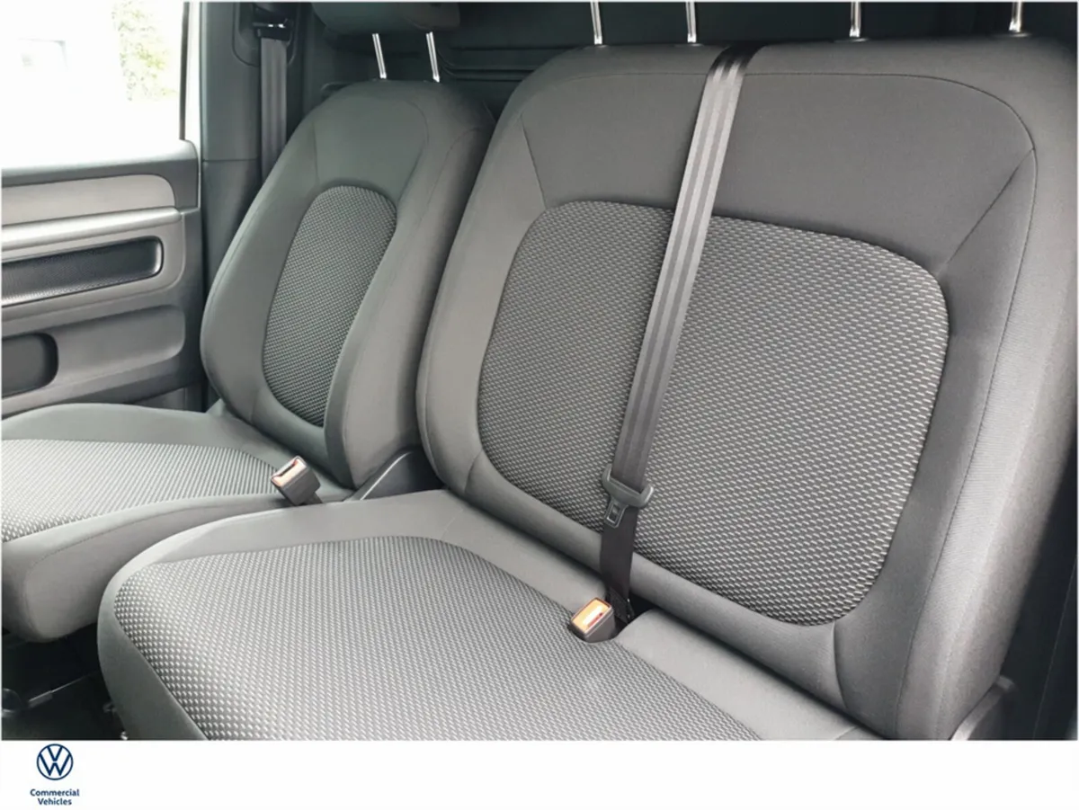 Volkswagen ID.Buzz ID.BUZZ CARGO PLUS 282HP - Image 4