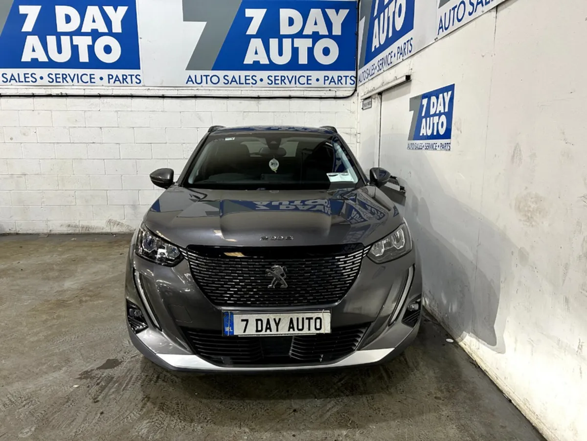 Peugeot 2008 ALLURE 1.2 100 4DR - Image 2
