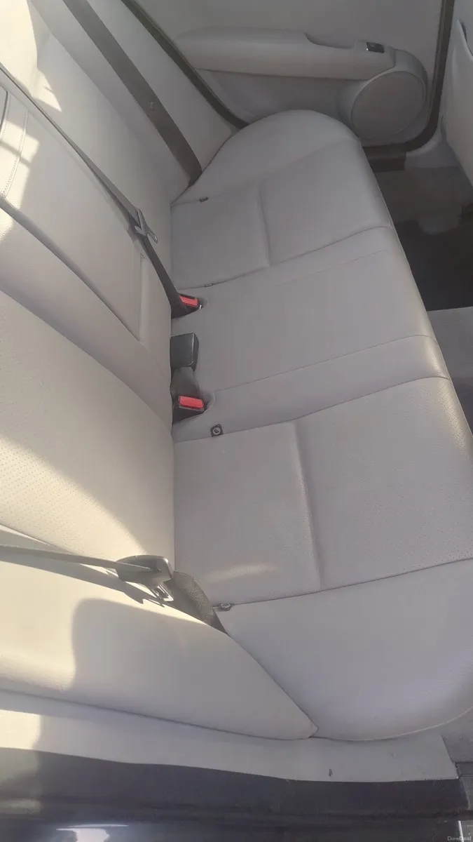 Mercedes-Benz C-Class 2008 - Image 2