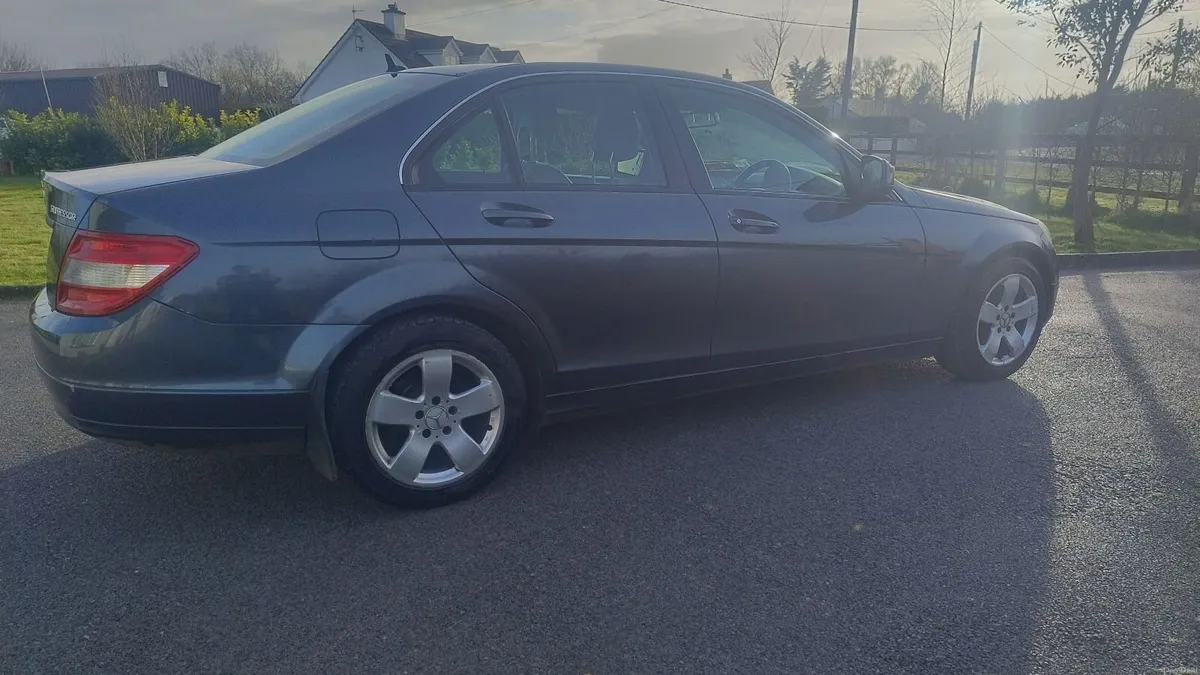 Mercedes-Benz C-Class 2008 - Image 4
