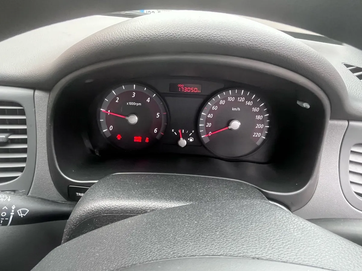 Kia Rio - Image 4
