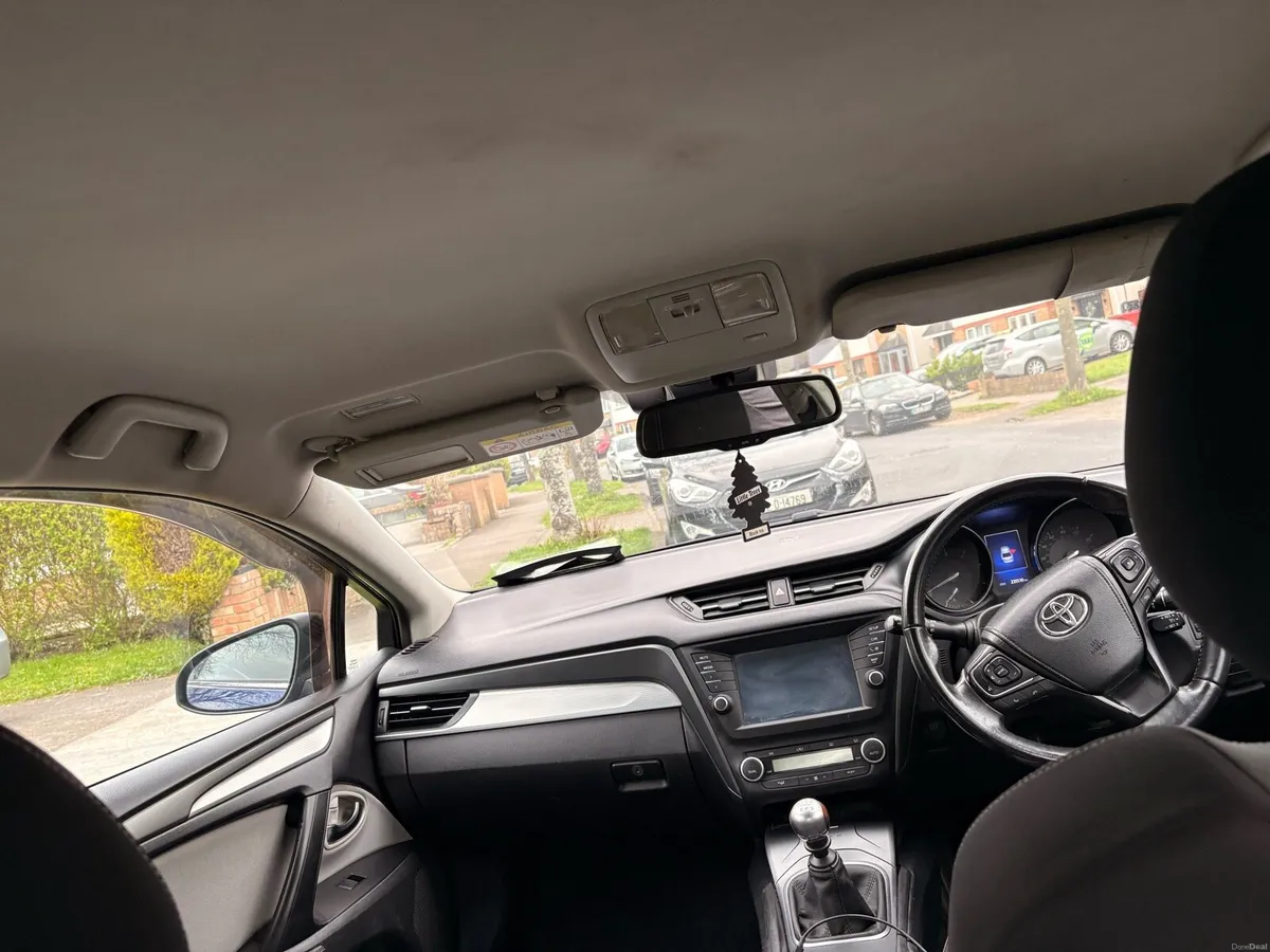 Toyota Avensis 2.0 Business Edition corolla - Image 4