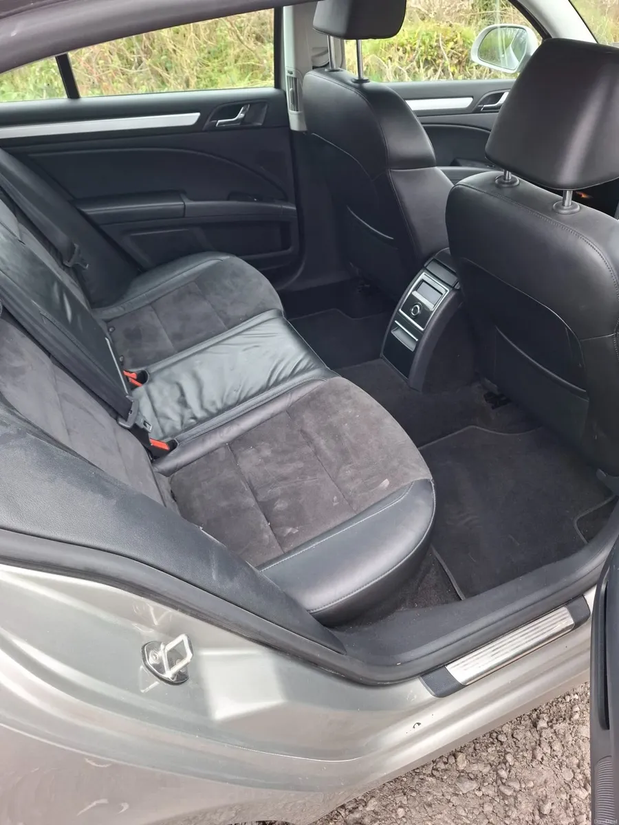 Skoda Superb 2013 - Image 4
