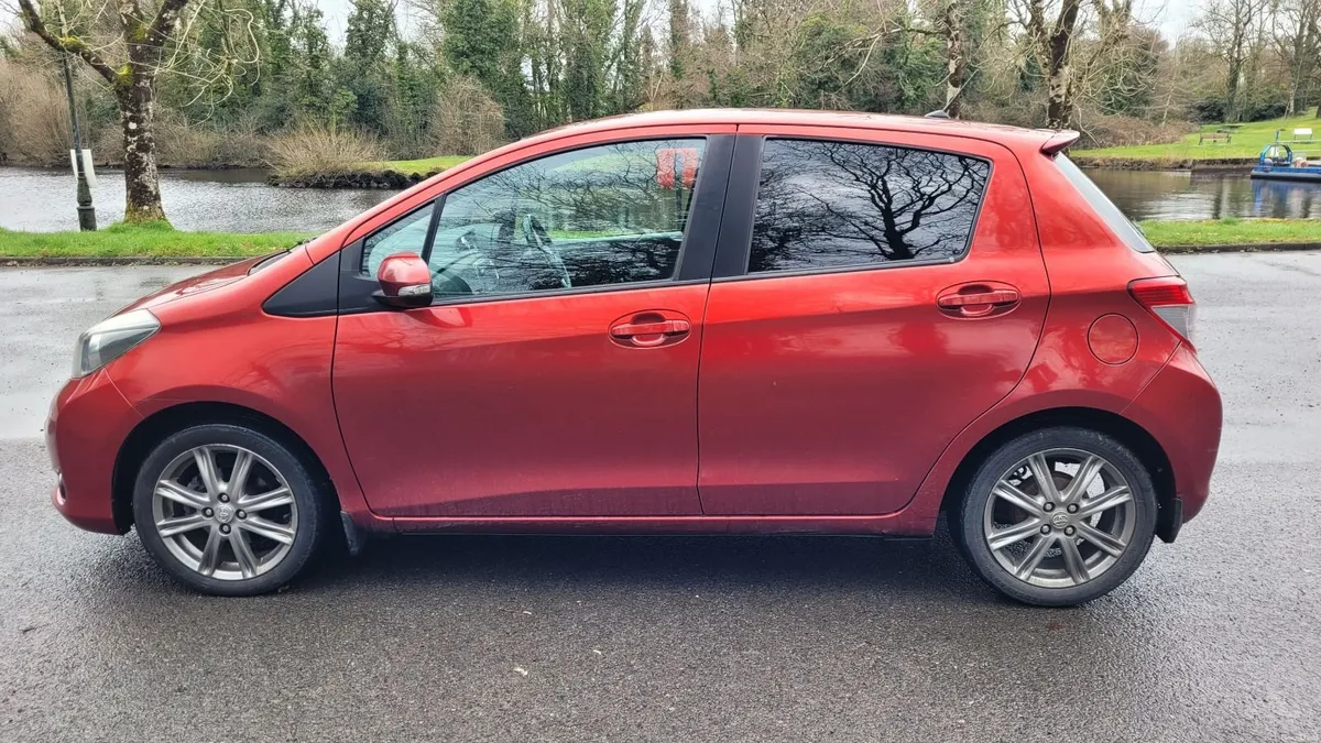 Toyota Yaris 2012 - Image 3