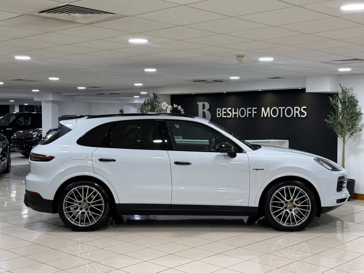 Porsche Cayenne E-HYBRID=HUGE SPEC//1 OWNER//222 R - Image 2