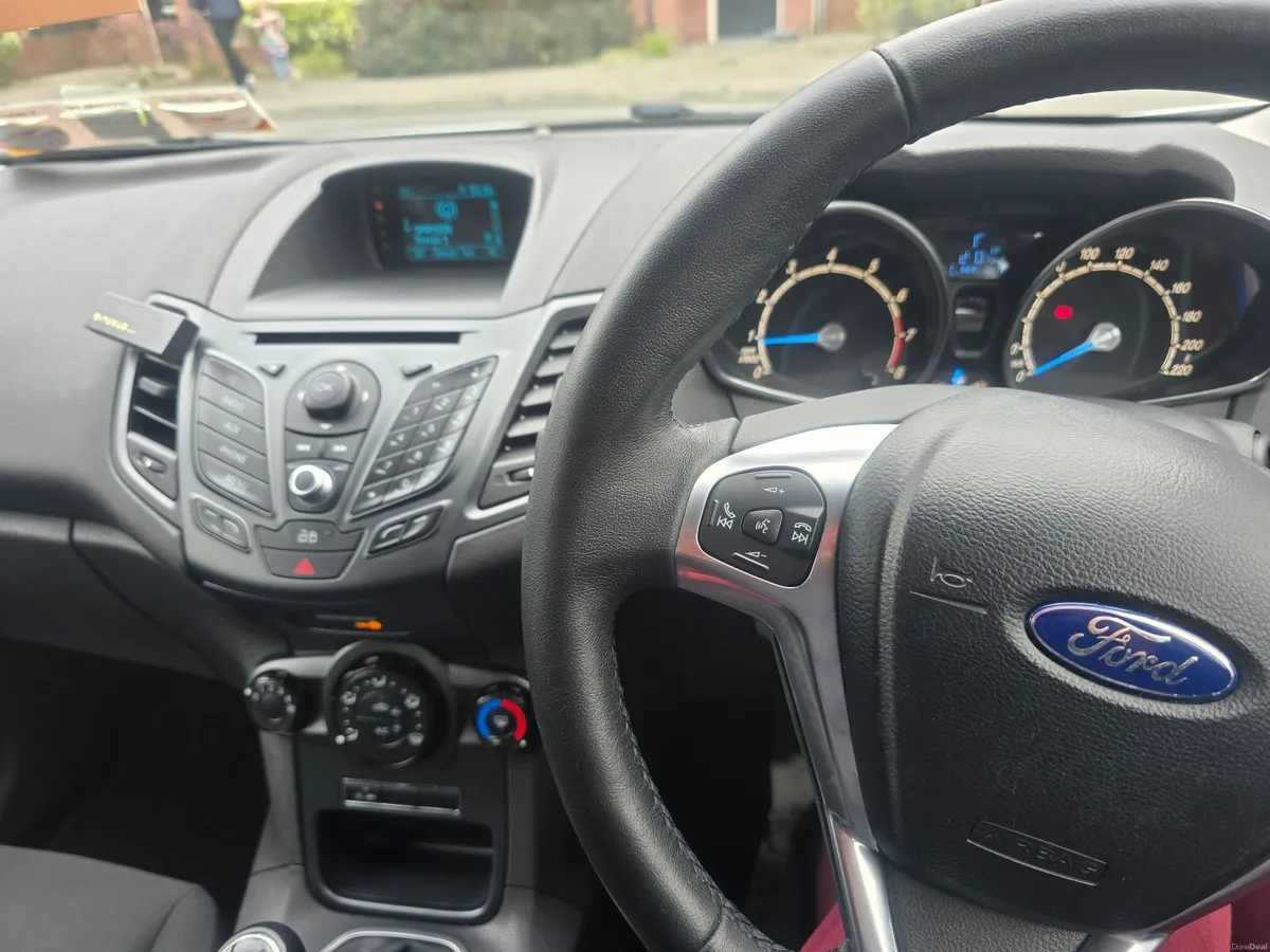 Ford Fiesta 2014 - Image 4