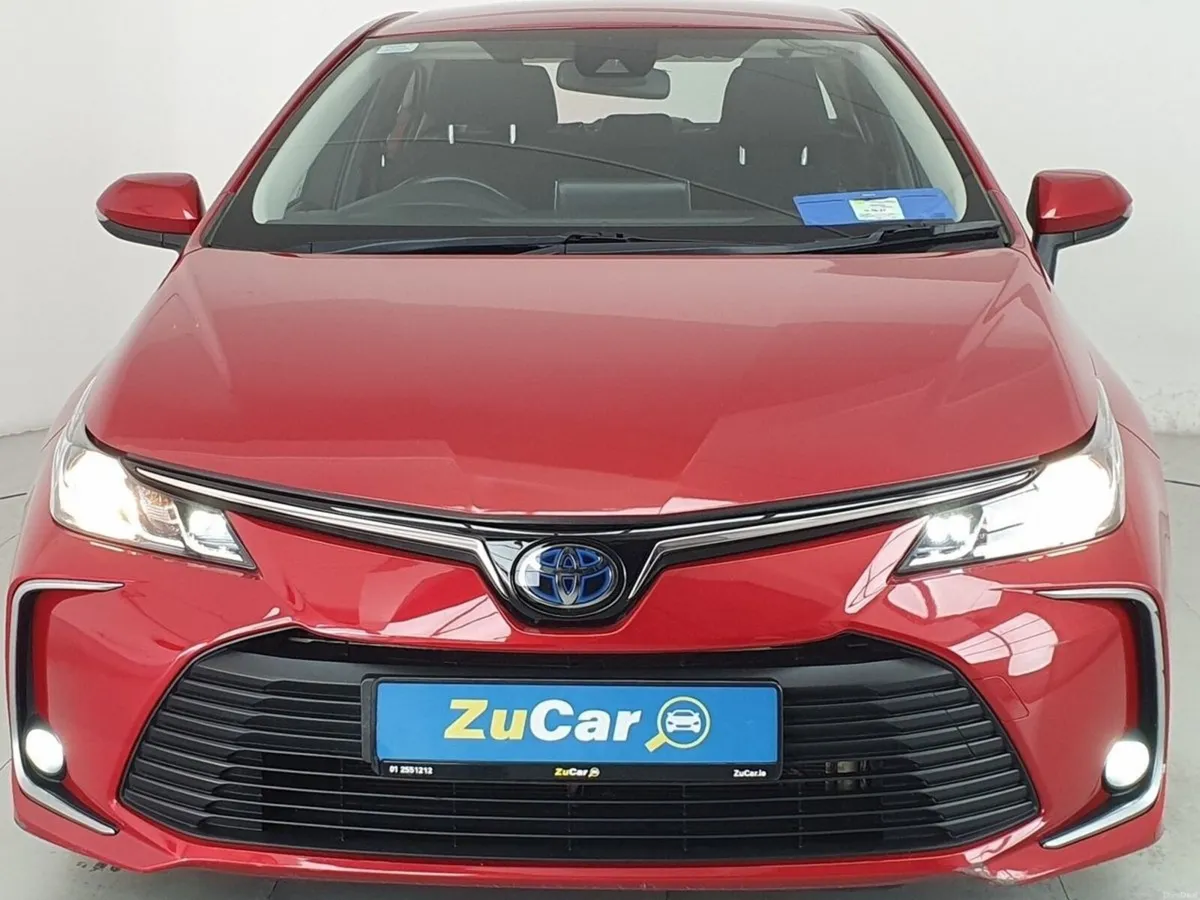 Toyota Corolla 1.8 Hybrid Aura Saloon - Image 3
