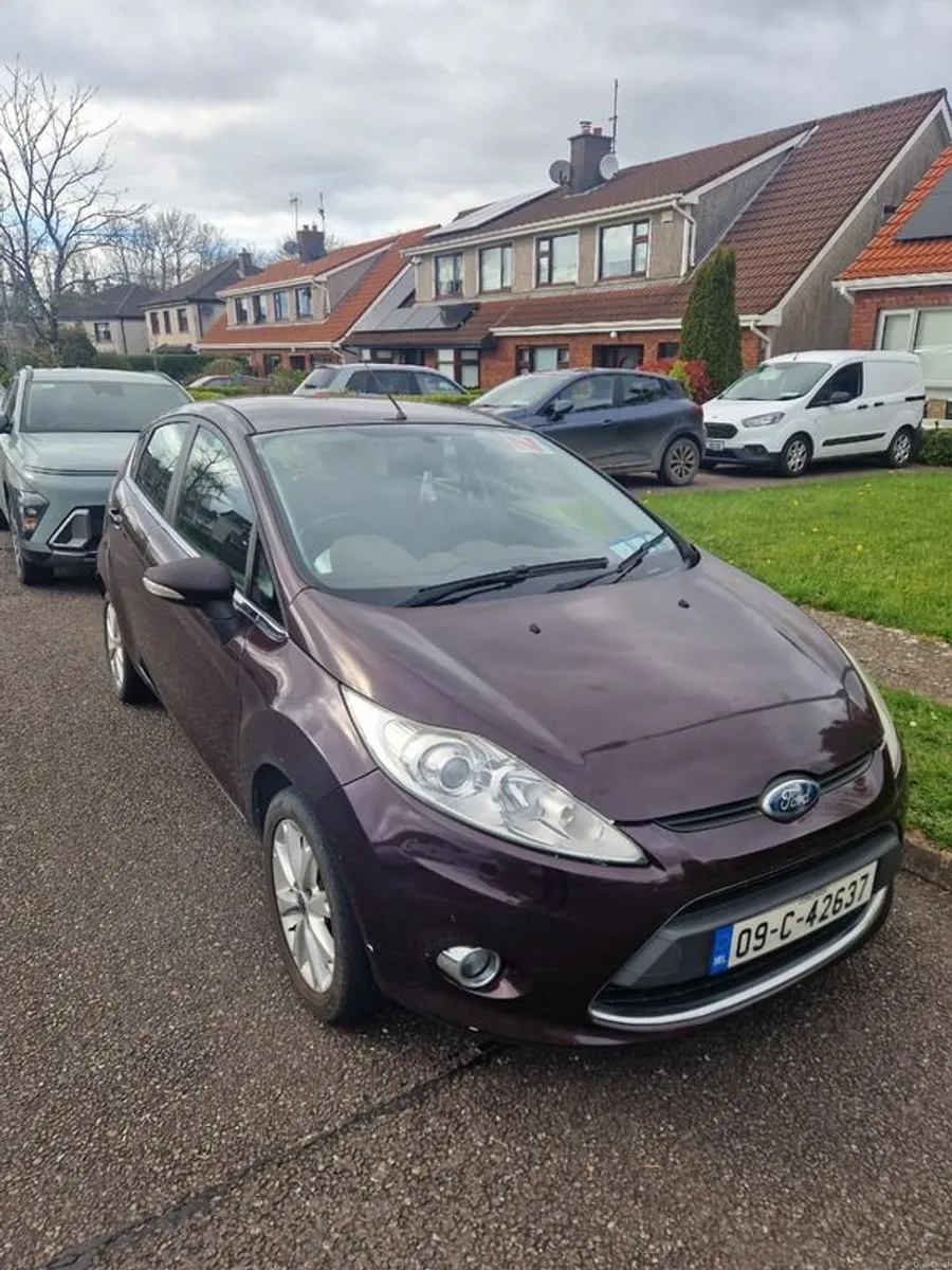 2009 Ford Fiesta - Image 1